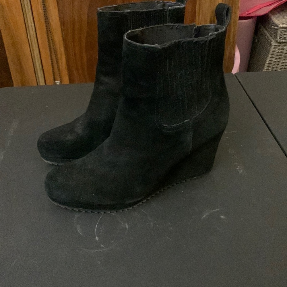 Suede wedges